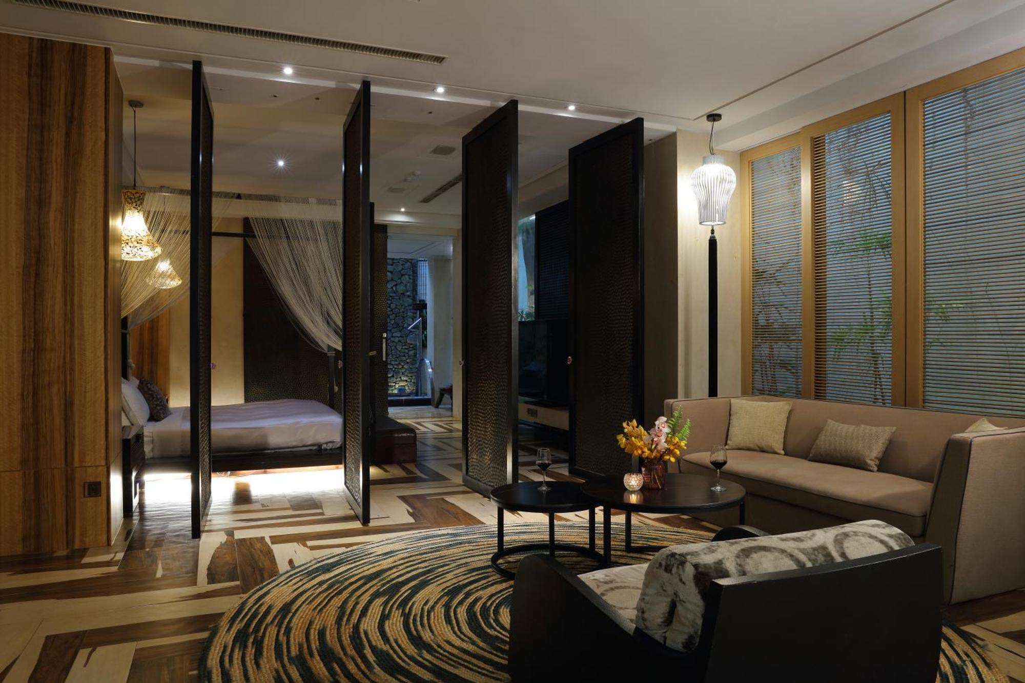 Mulan Motel Taichung Buitenkant foto