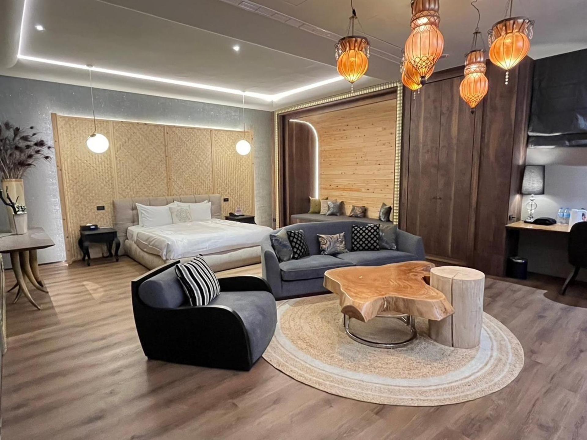 Mulan Motel Taichung Buitenkant foto