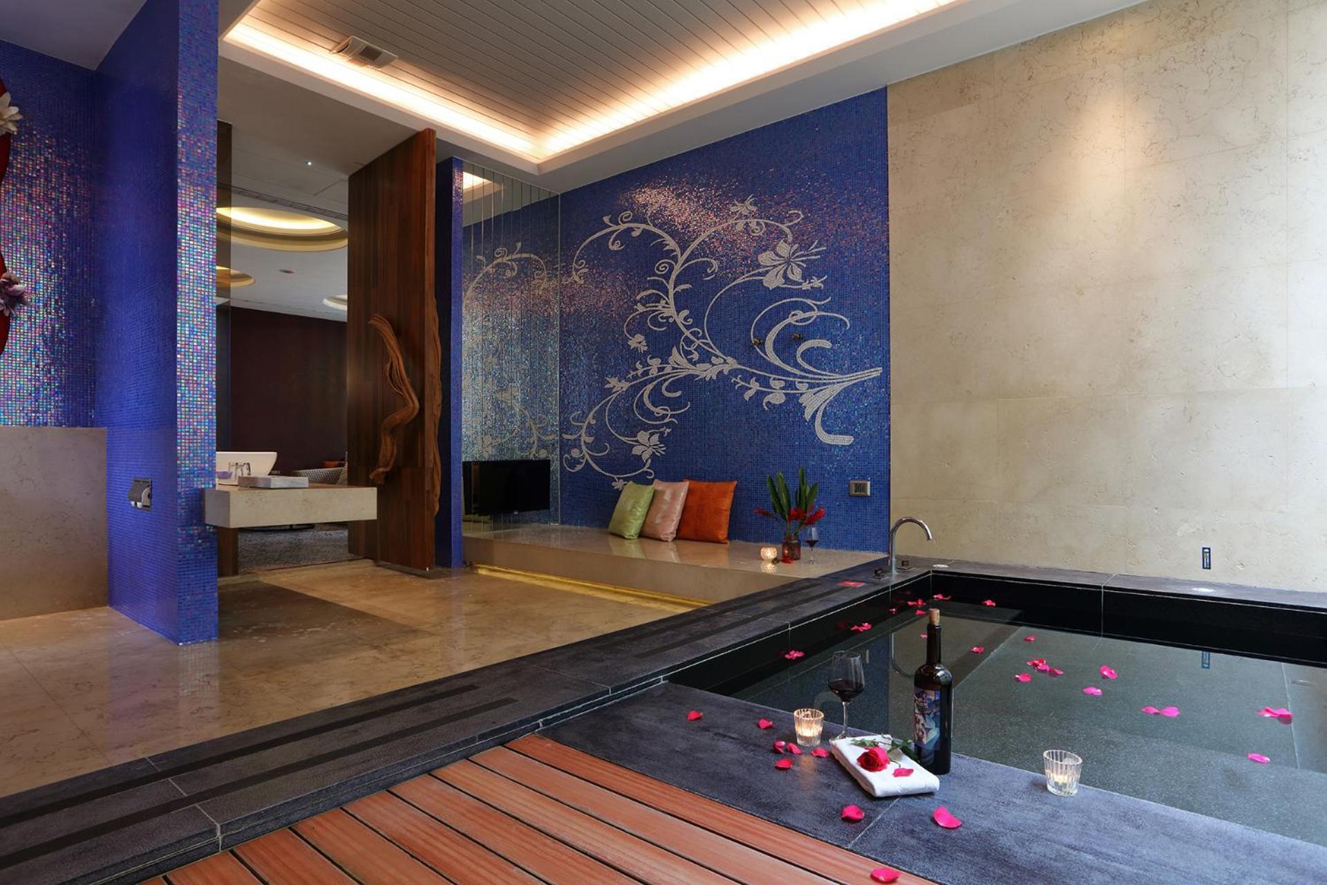 Mulan Motel Taichung Buitenkant foto