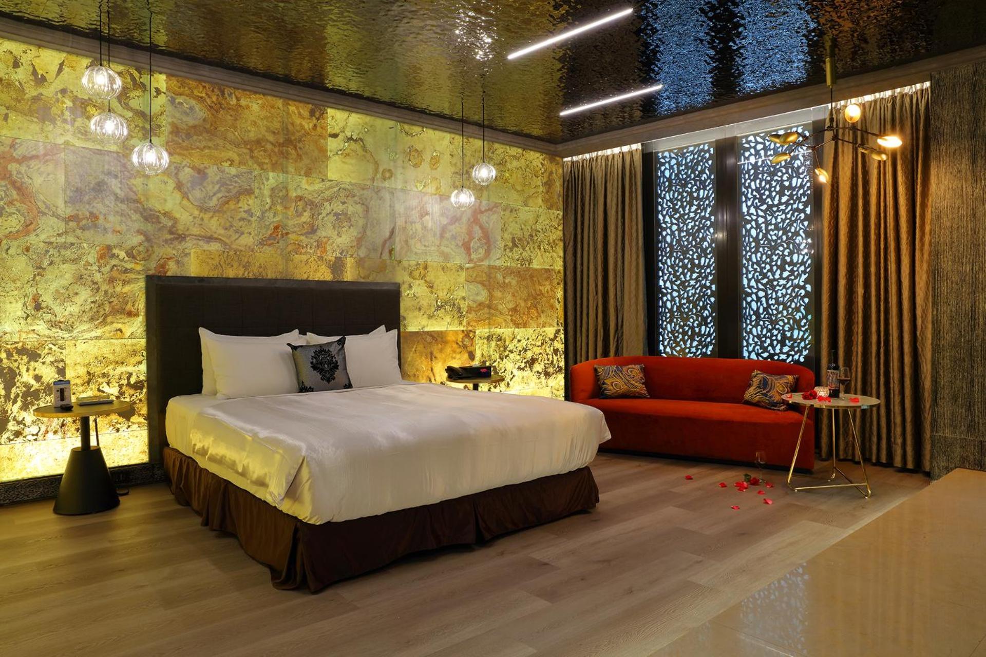 Mulan Motel Taichung Buitenkant foto